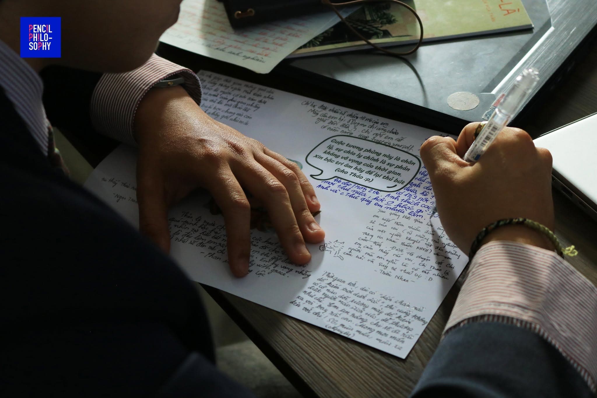 Học viên ghi chép dày đặc trong giờ seminar