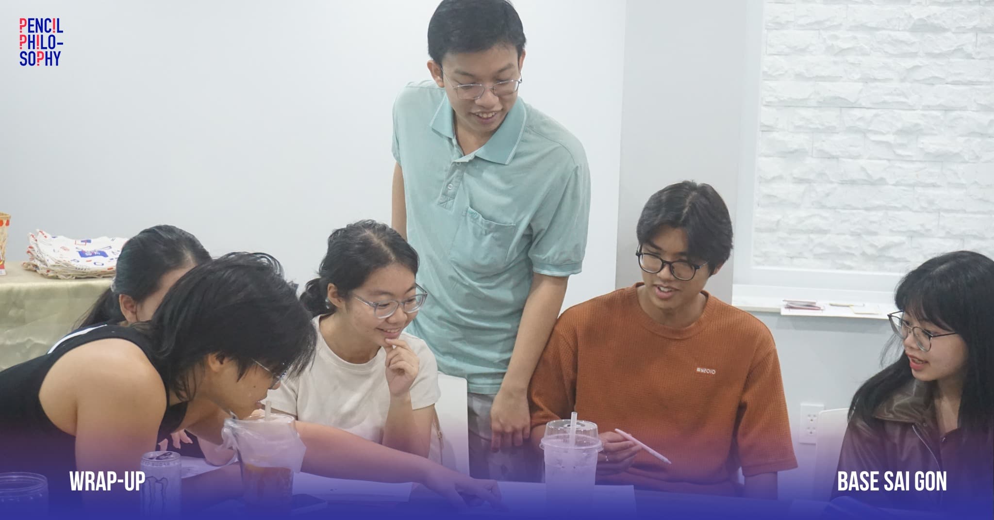 Không khí sôi nổi của các đội chơi tại sự kiện Wrap-up