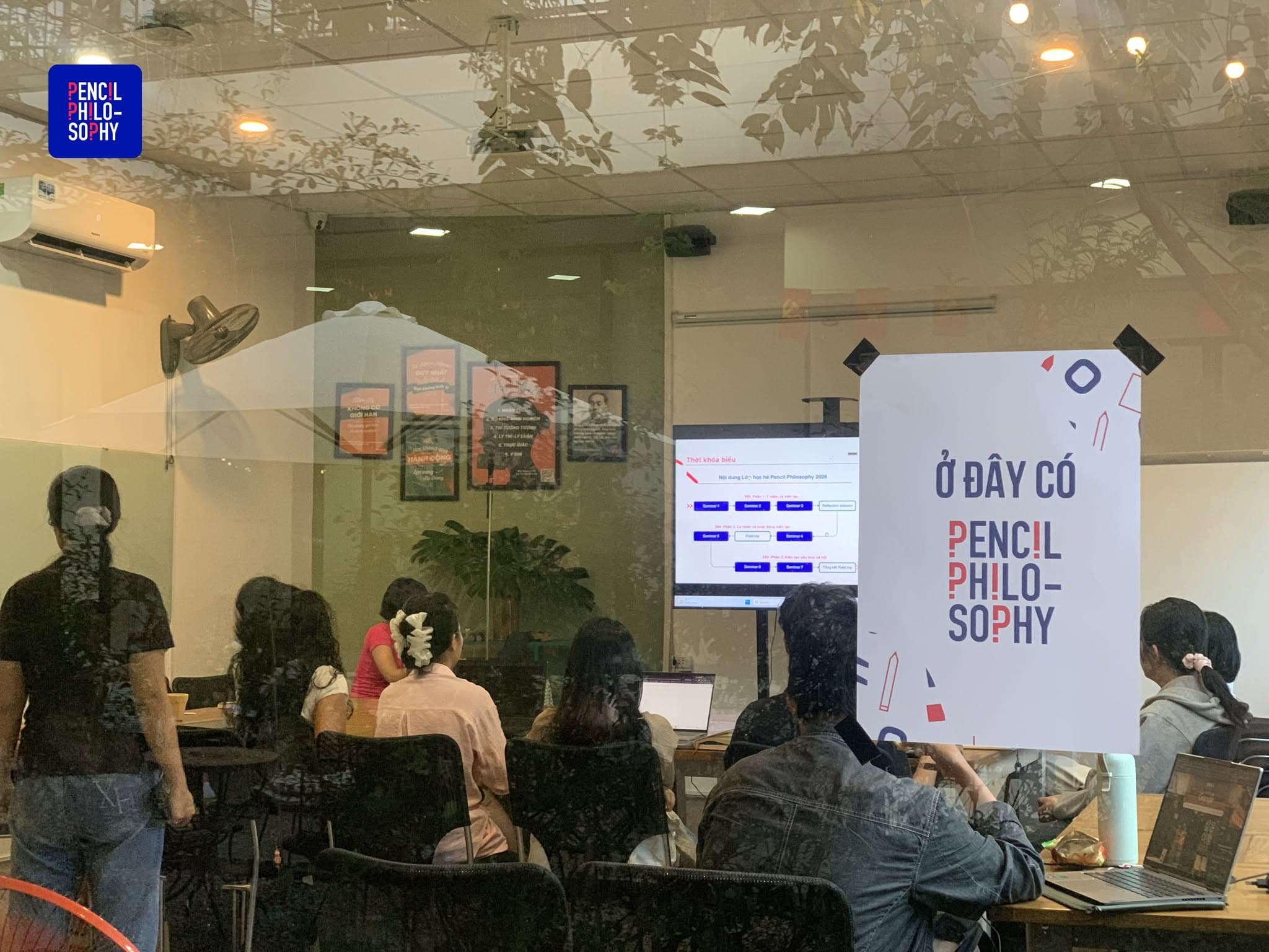Học viên Lớp học Hè Pencil Philosophy 2026 trong một buổi seminar
